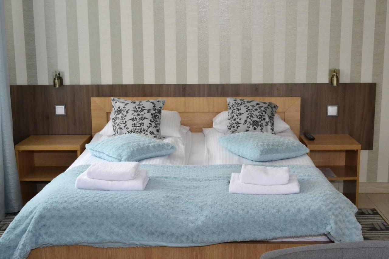 Comfort-24 Plus Słupca Buitenkant foto