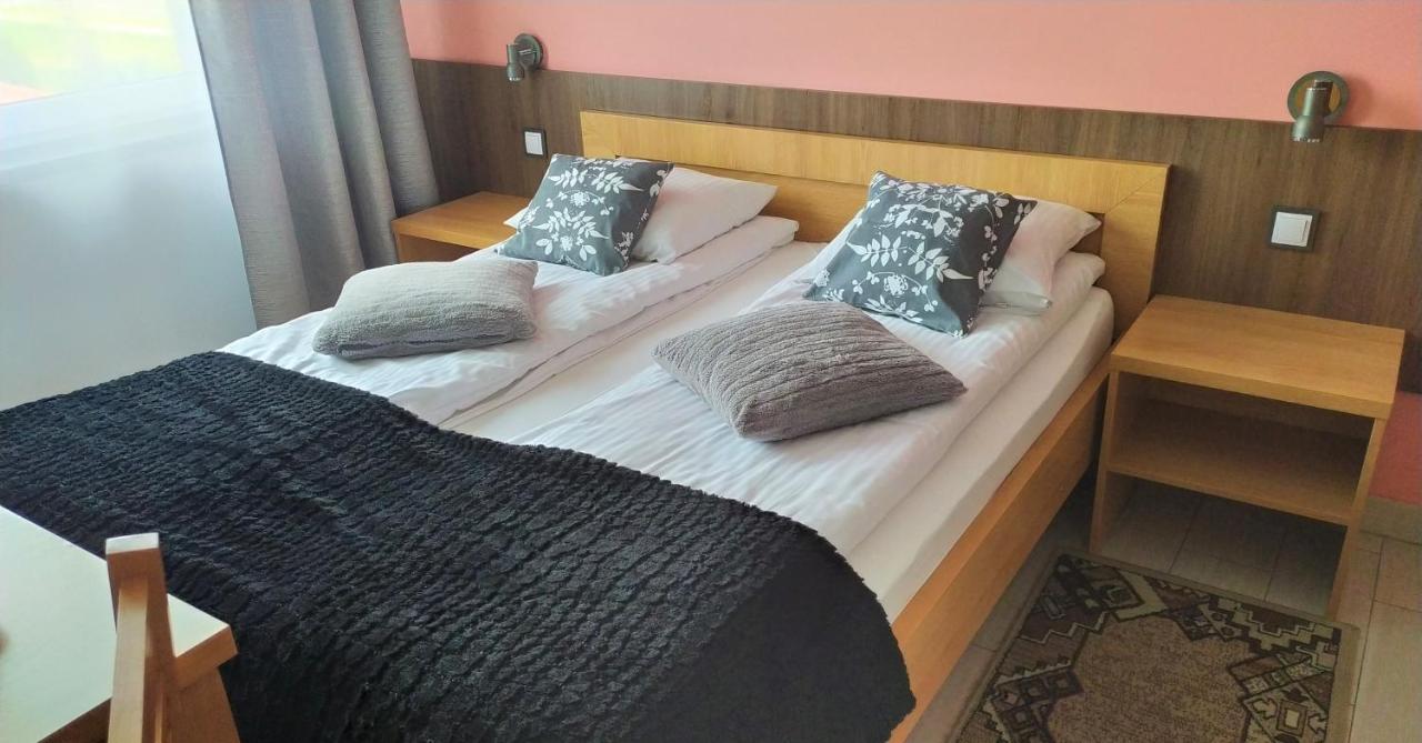 Comfort-24 Plus Słupca Buitenkant foto