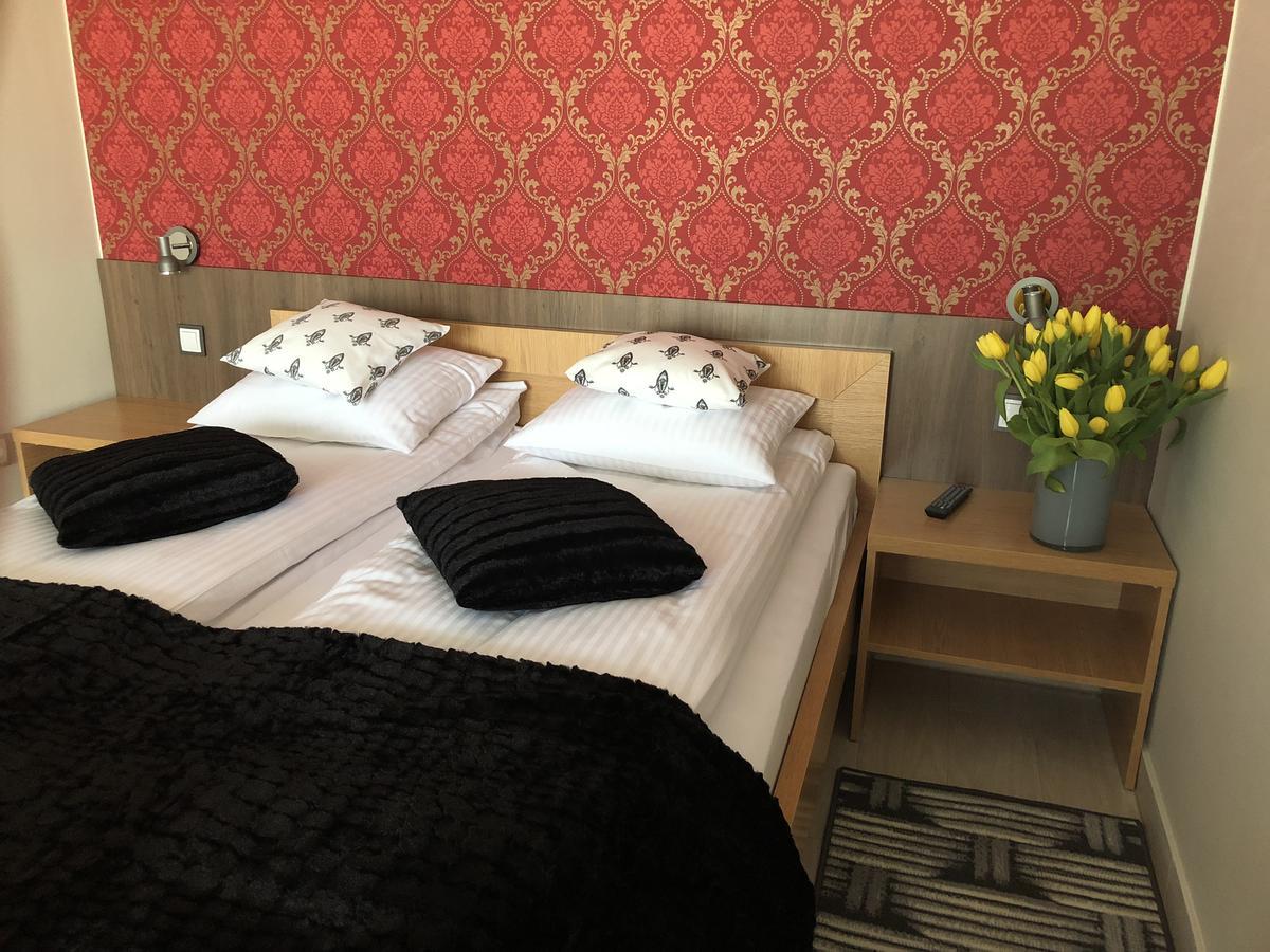 Comfort-24 Plus Słupca Buitenkant foto